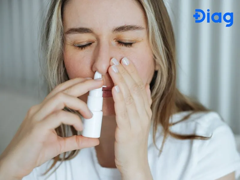 Thuốc xịt mũi và thuốc kháng histamine là công cụ đắc lực hỗ trợ điều trị dị ứng
