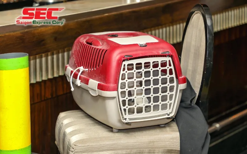 Lồng vận chuyển chuyên dụng cho thú cưng trên tàu hỏa