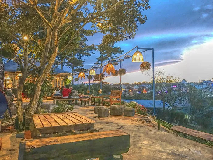 10 quán cà phê thú cưng hot nhất ở Đà Lạt